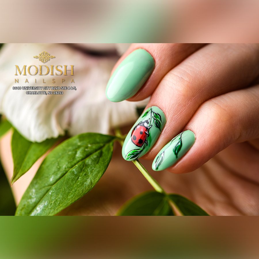 Trendy Nail Looks You Should Try This Month (2)